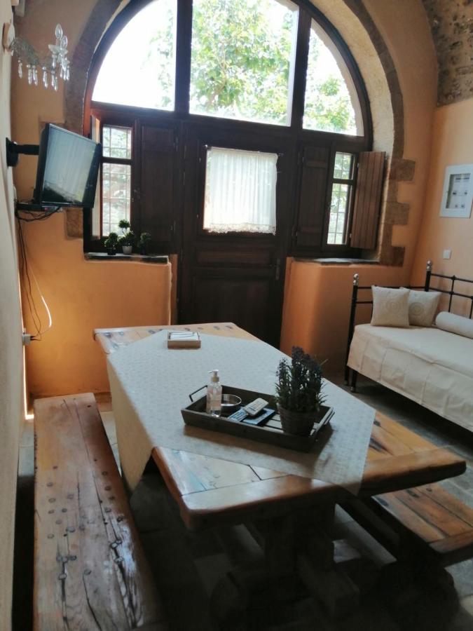 Guesthousekamara モネンバシア エクステリア 写真