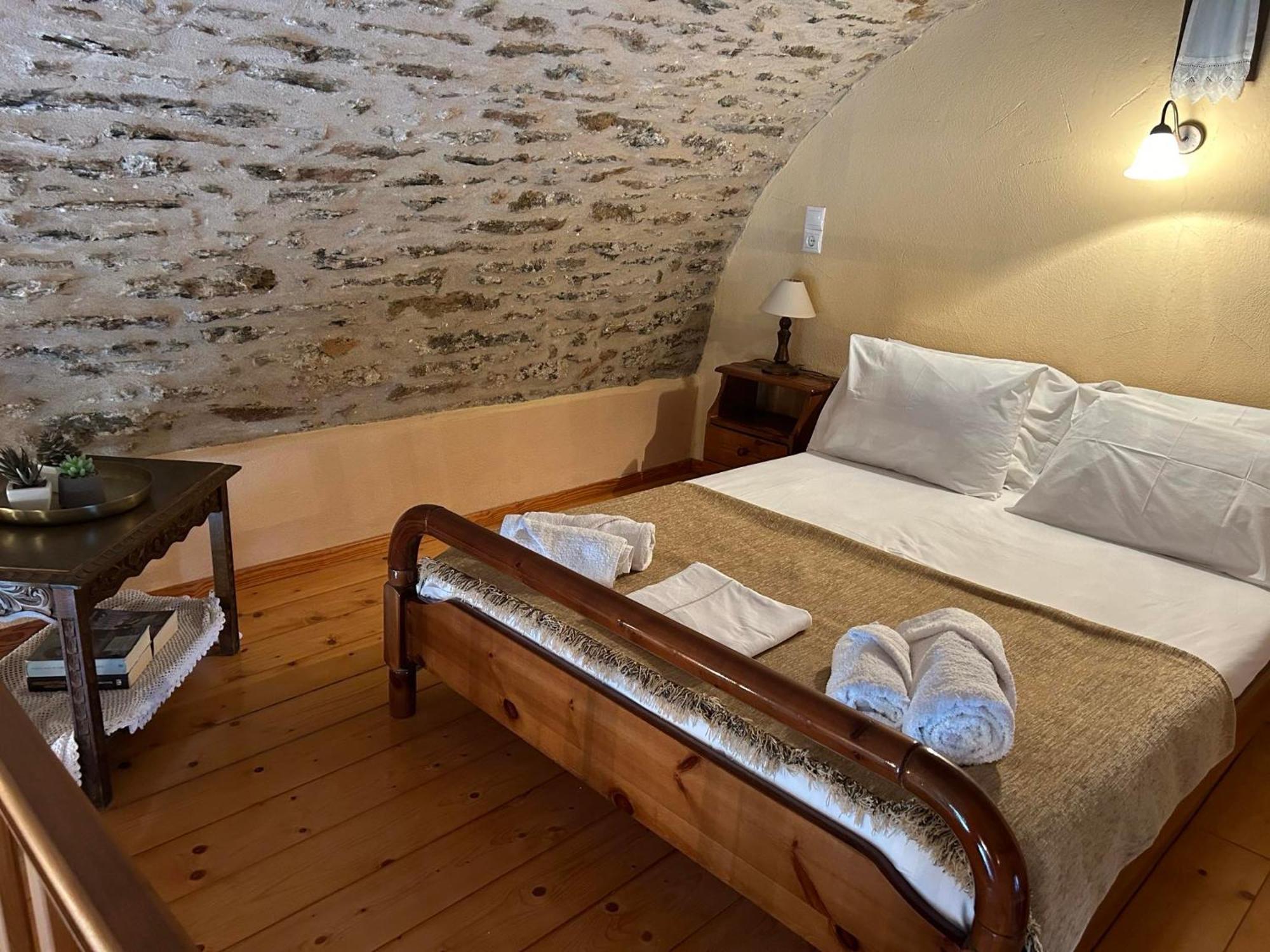 Guesthousekamara モネンバシア エクステリア 写真