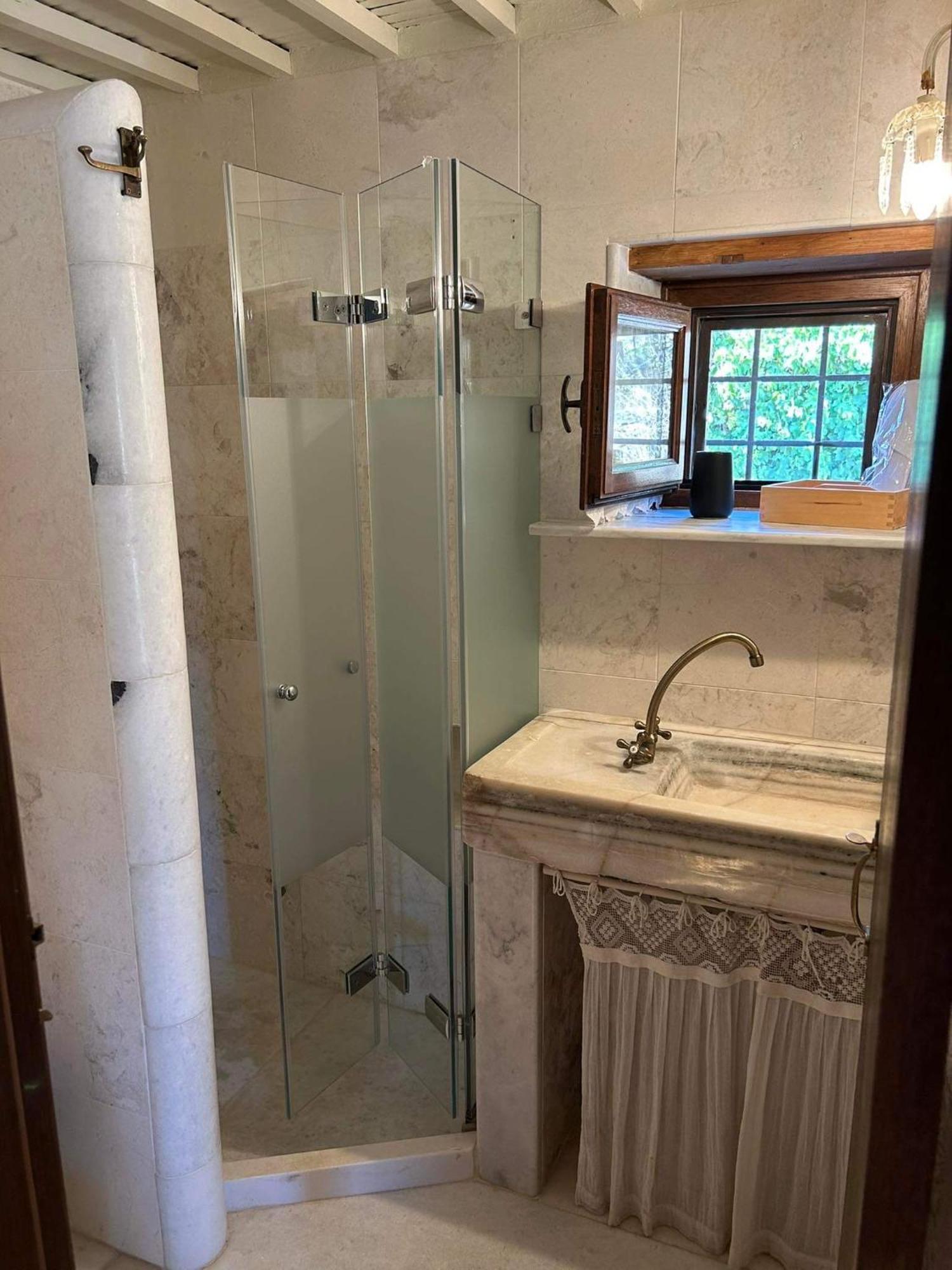 Guesthousekamara モネンバシア エクステリア 写真