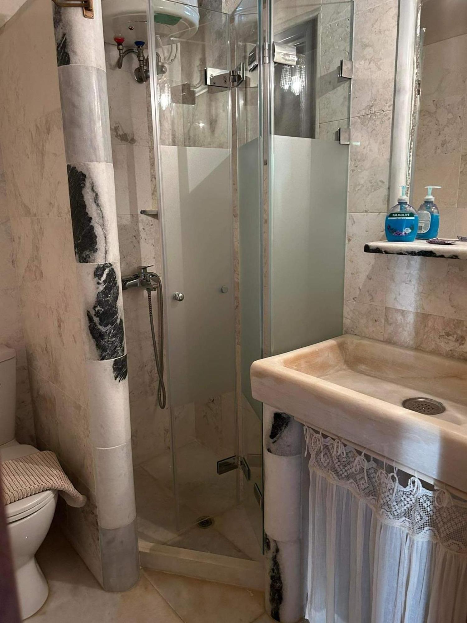 Guesthousekamara モネンバシア エクステリア 写真