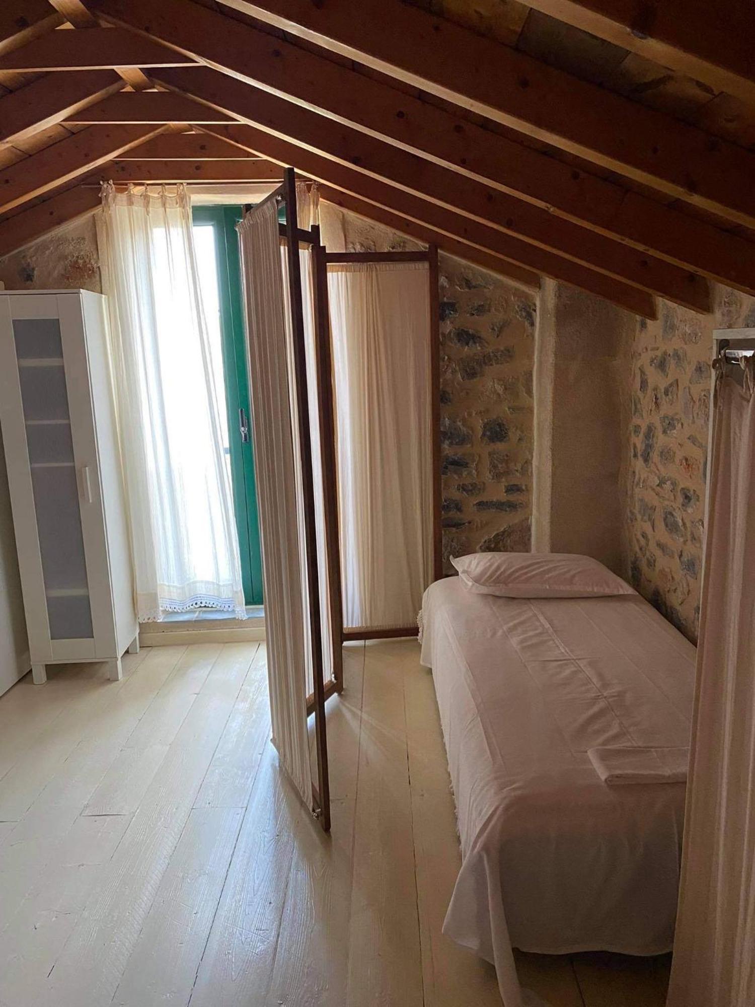 Guesthousekamara モネンバシア エクステリア 写真