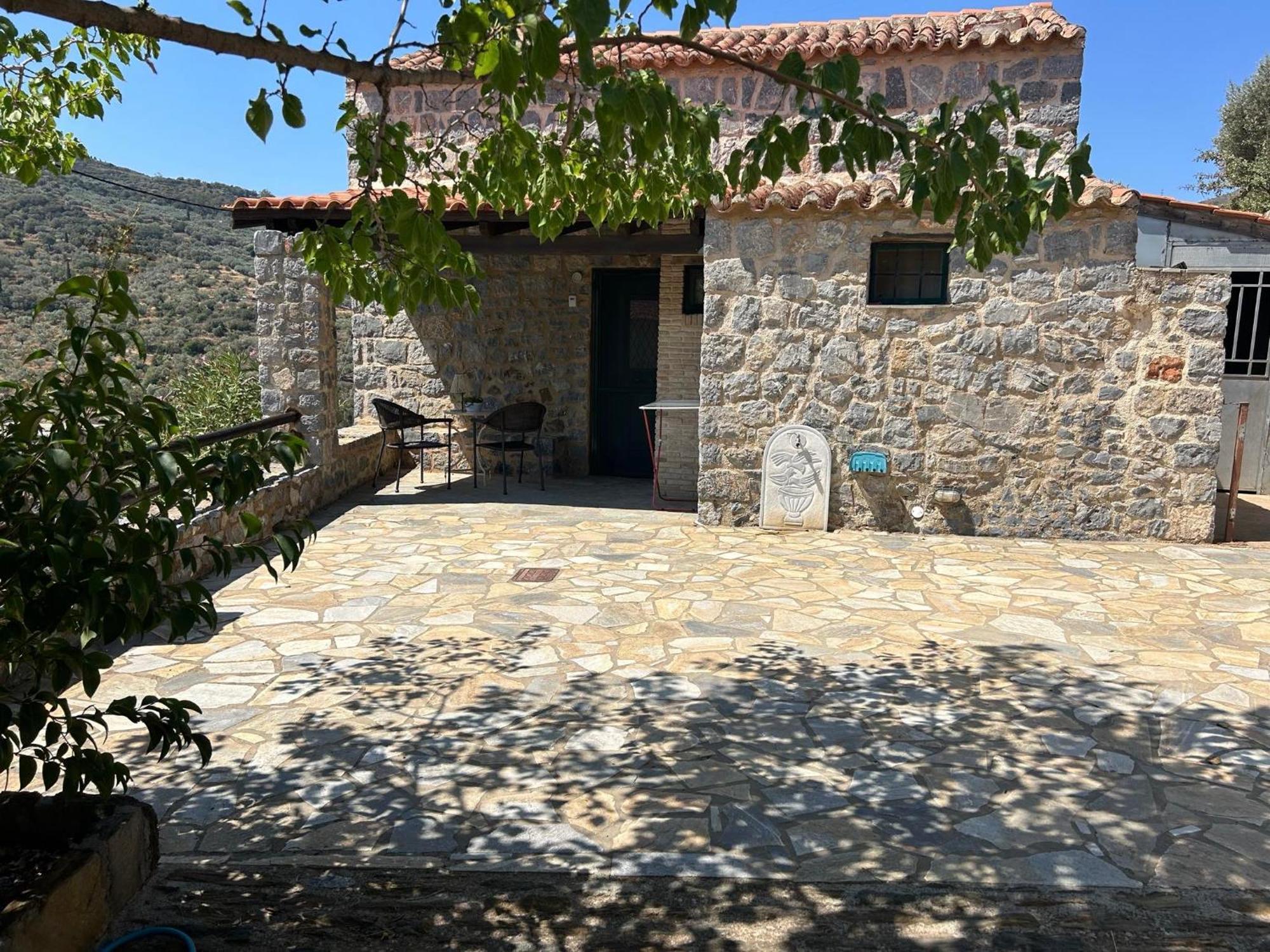 Guesthousekamara モネンバシア エクステリア 写真